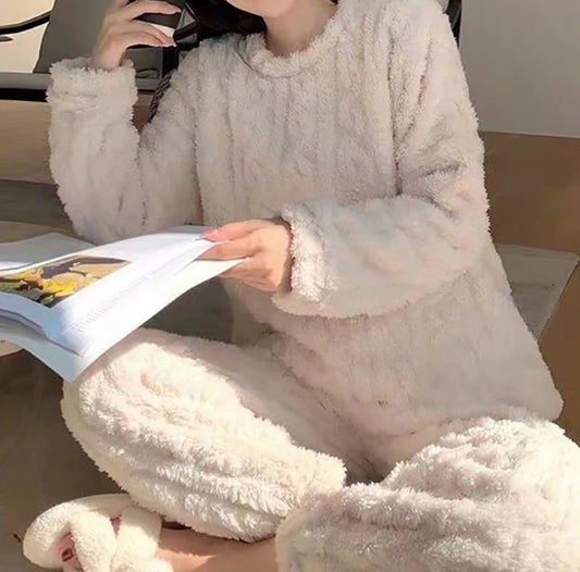 Flauschiger Plüsch Pyjama
